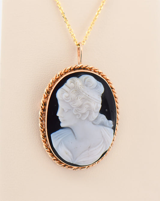 Hardstone Cameo Pin-Pendant in Yellow Gold