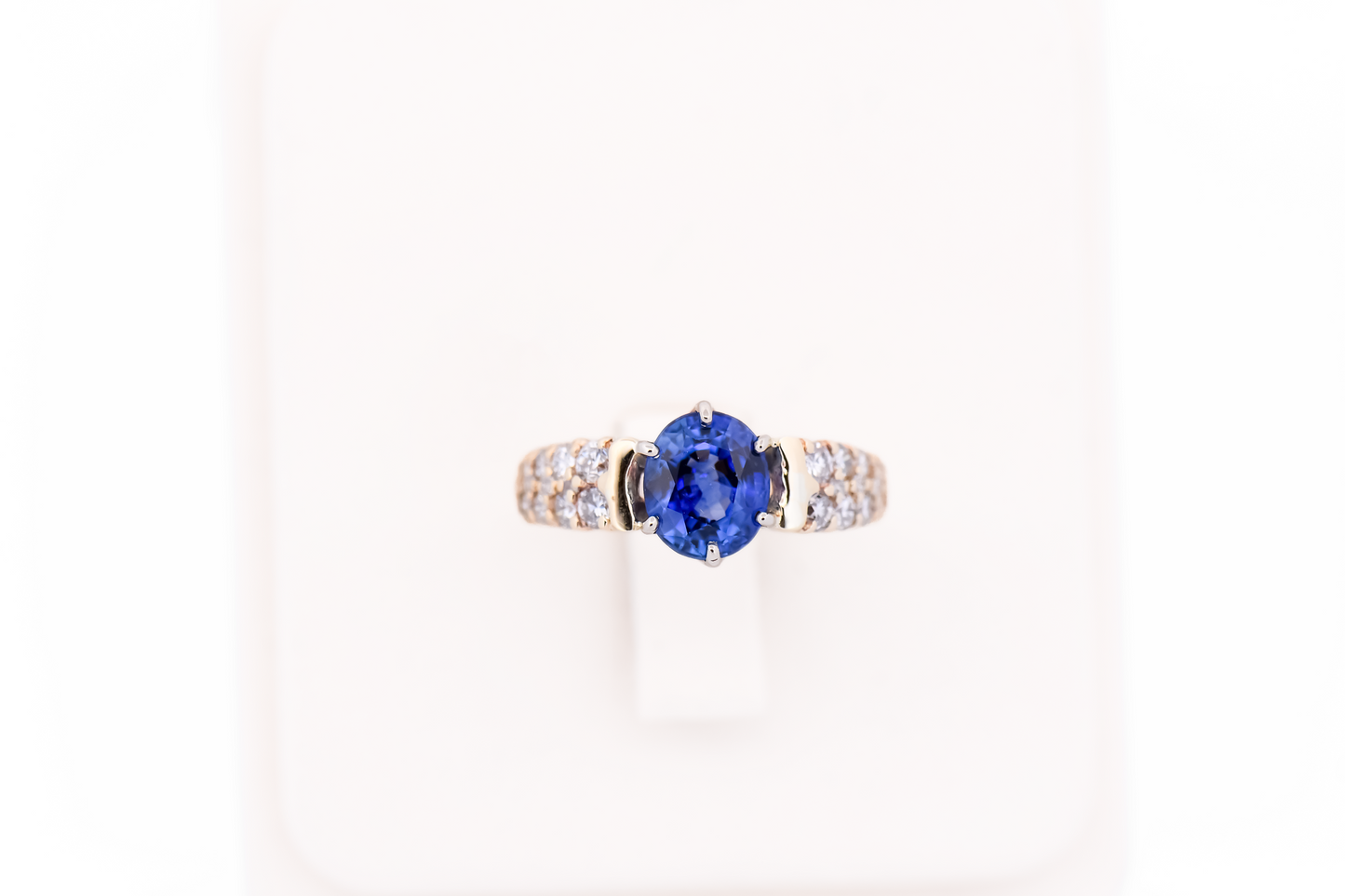 Luxurious 2.5ct Blue Ceylon Sapphire & Diamond Ring - Low Profile