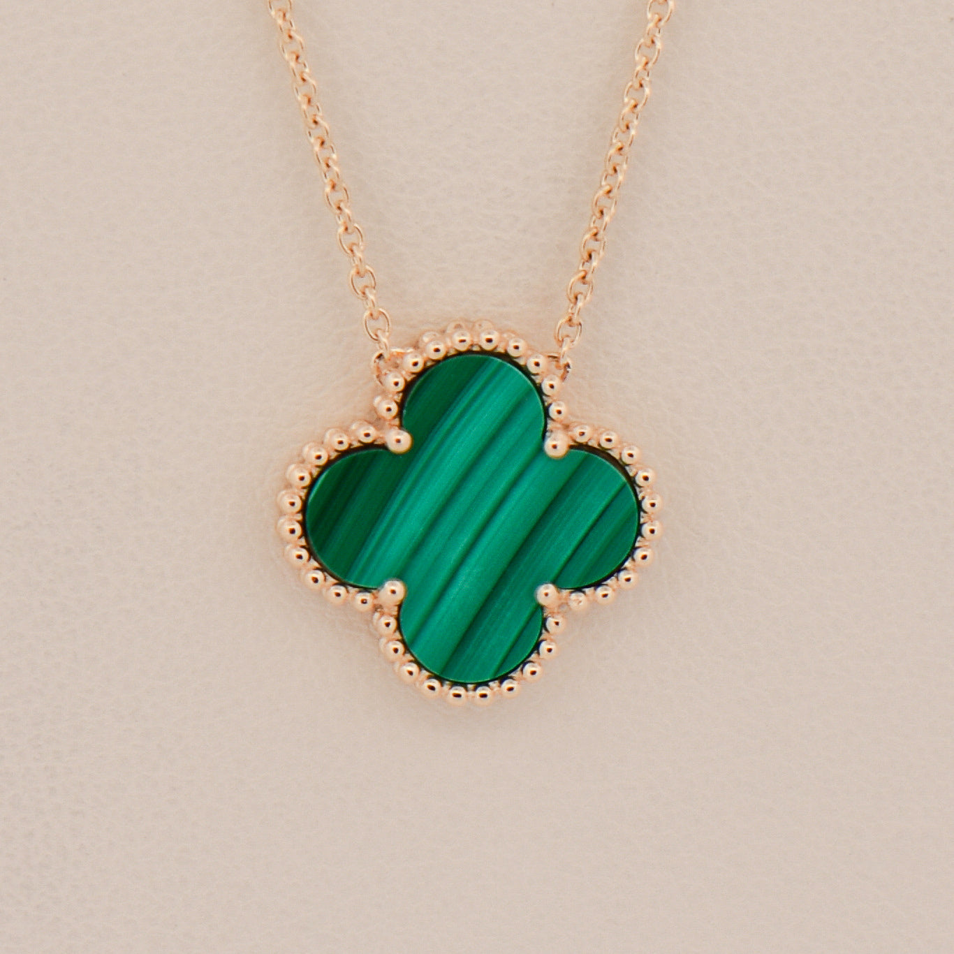 Malachite Alhambra Style Necklace in Yellow Gold