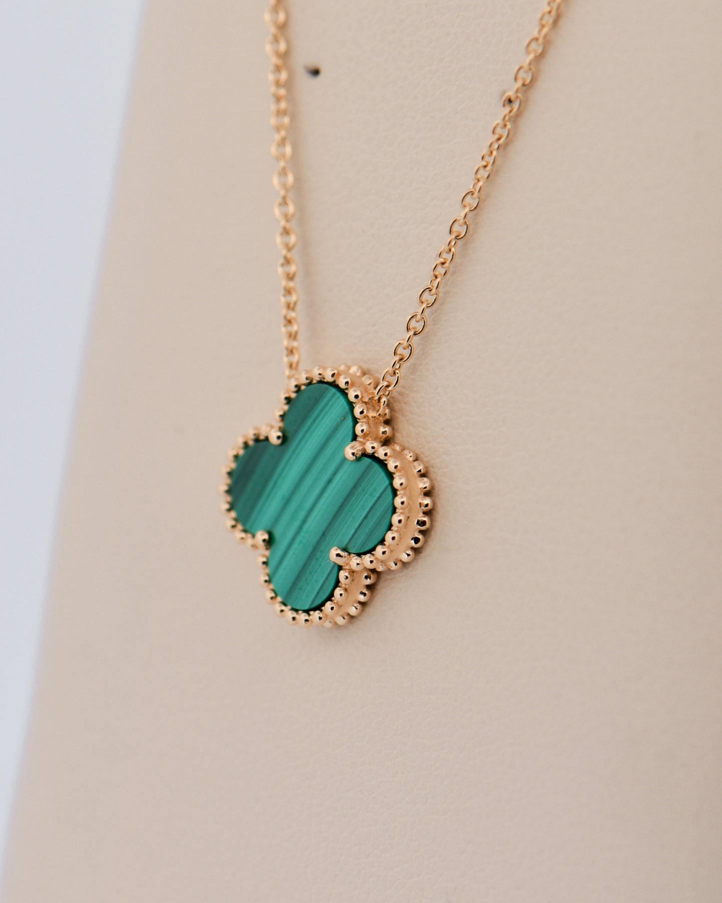 Malachite Alhambra Style Necklace in Yellow Gold