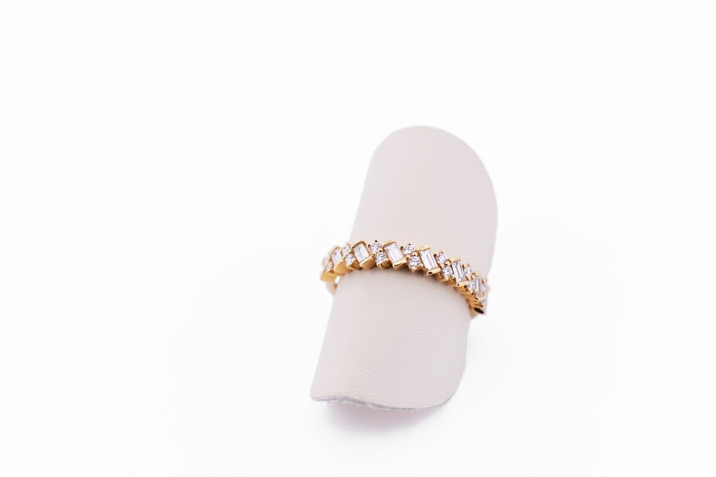 Modern Baguette Diamond Wedding Band in Yellow Gold