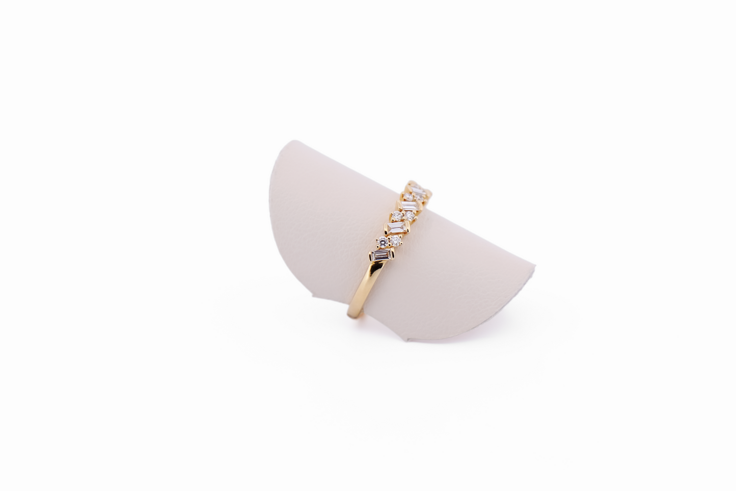 Modern Baguette Diamond Wedding Band in Yellow Gold