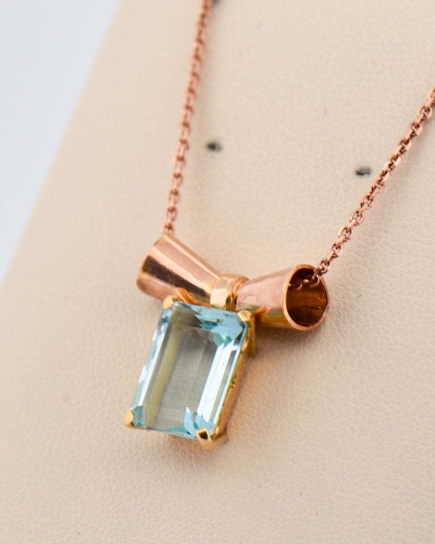 Retro Aquamarine Pendant with Rose Gold Bow Motif