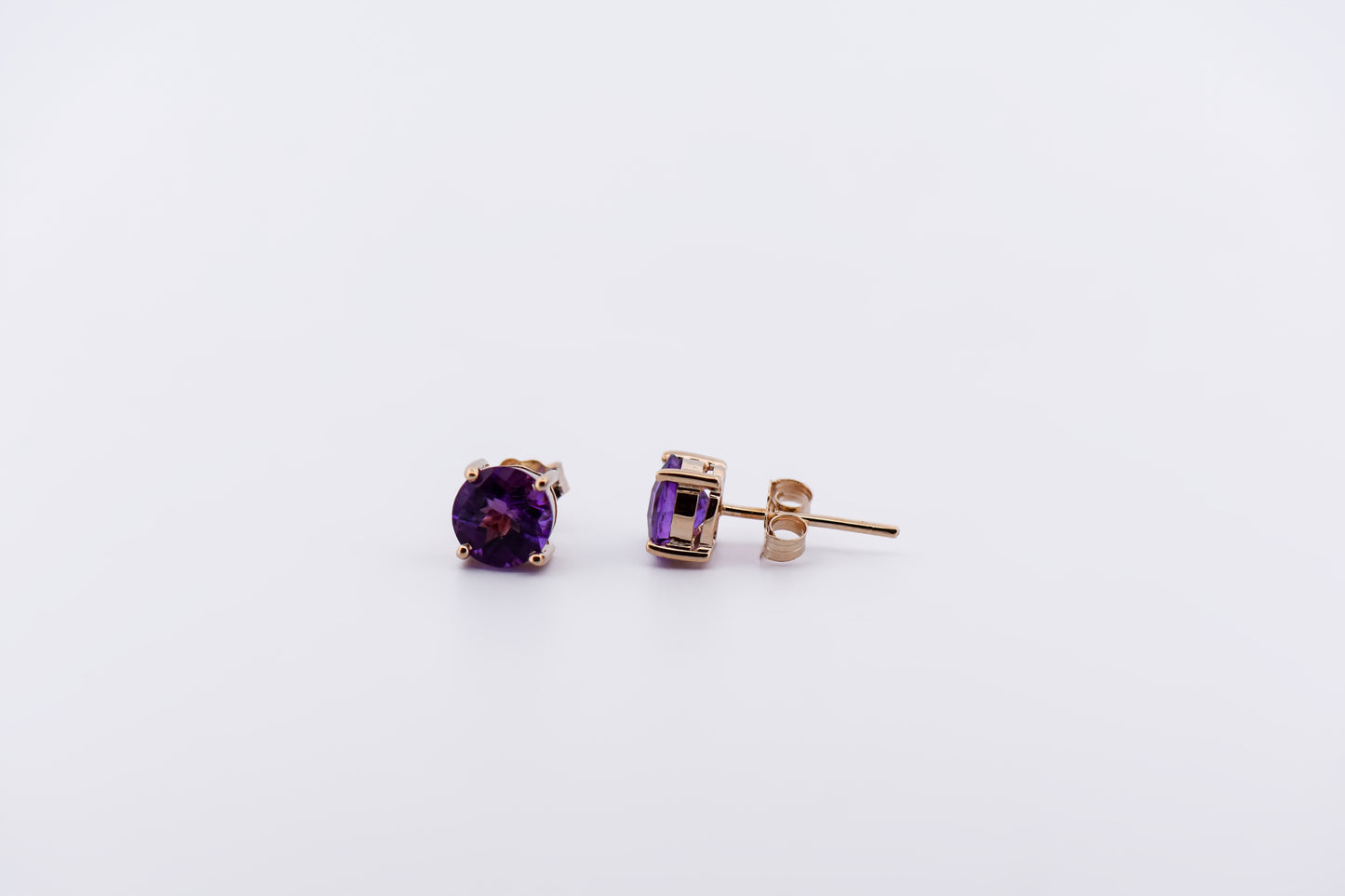 Round Amethyst Stud Earrings in Yellow Gold