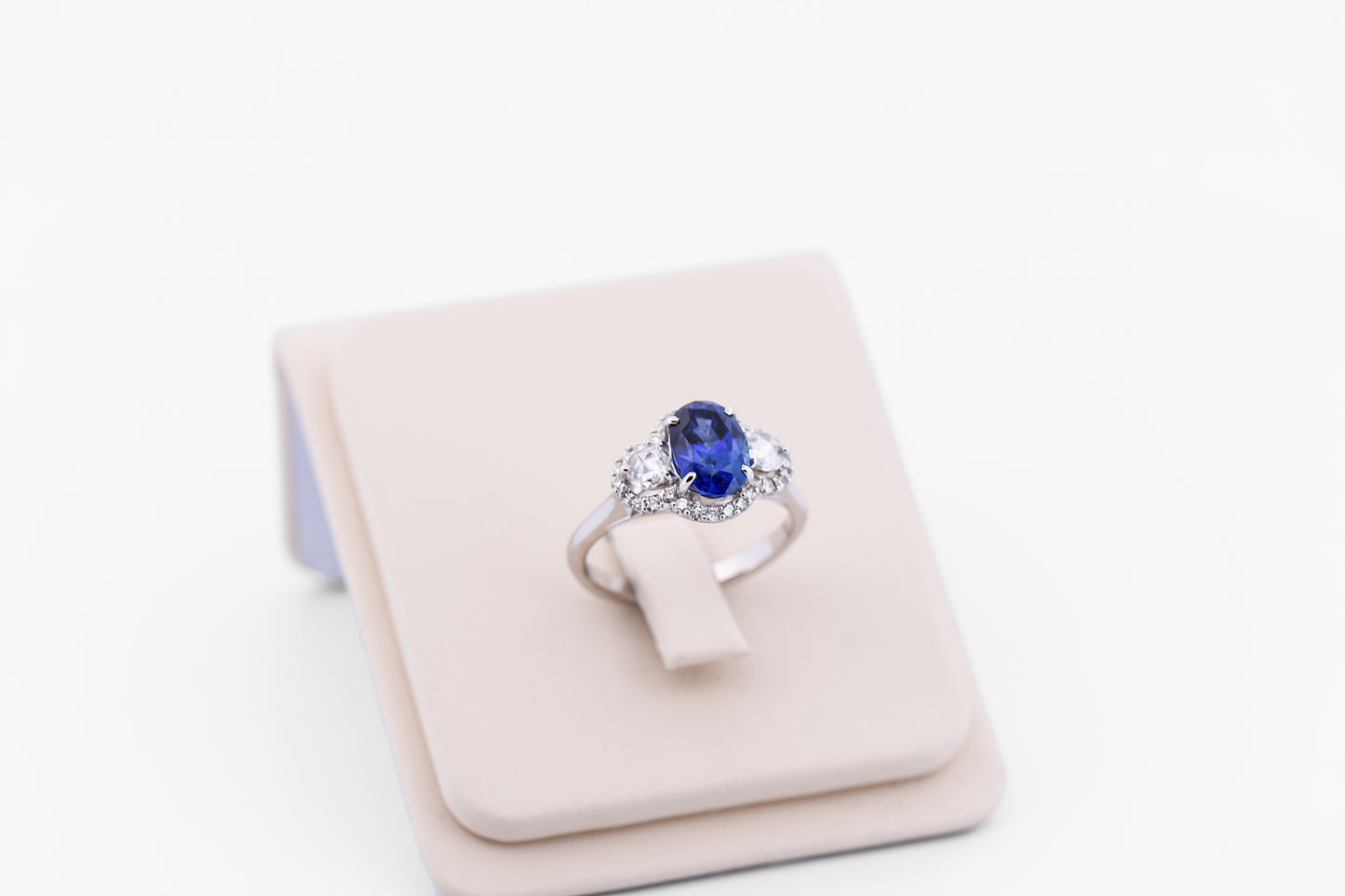 Top Quality 2.5ct Oval Blue Sapphire & Rose Cut Diamond Ring