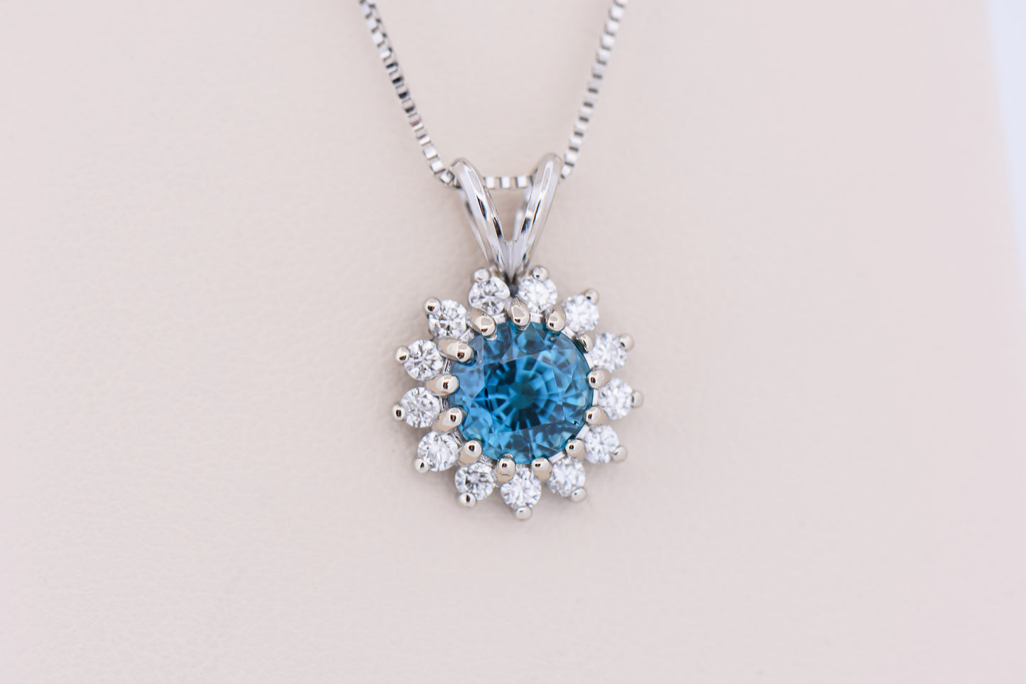 Top Quality Natural Blue Zircon Pendant with Diamond Halo