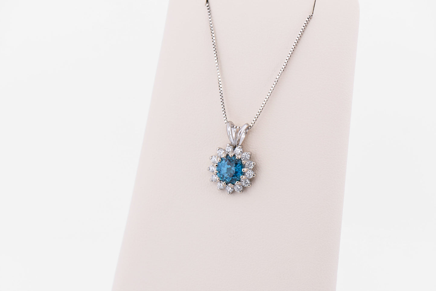 Top Quality Natural Blue Zircon Pendant with Diamond Halo