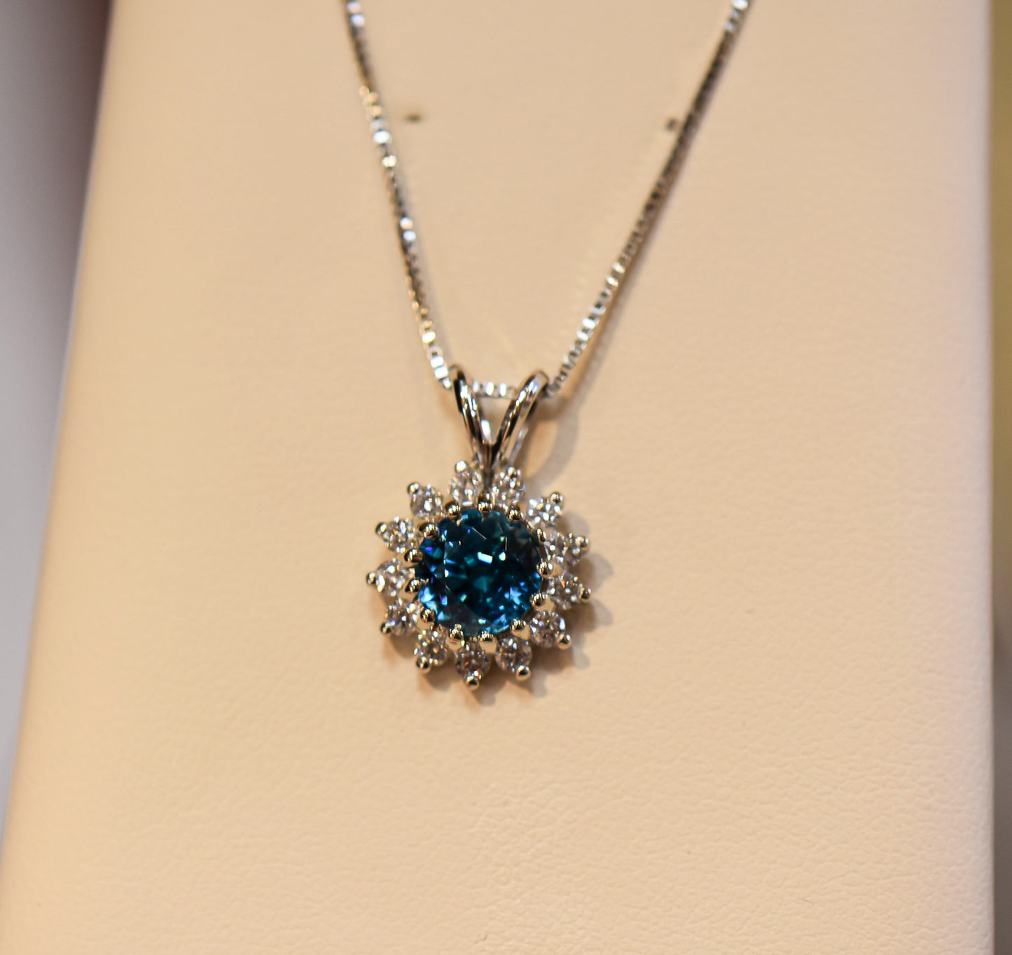 Top Quality Natural Blue Zircon Pendant with Diamond Halo