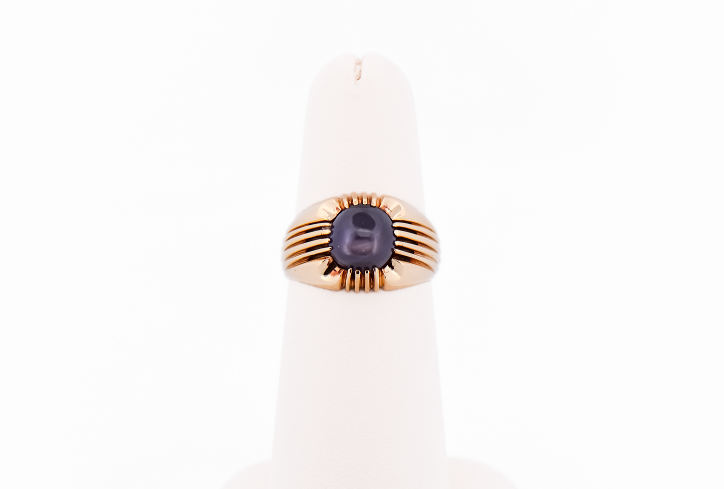 Vintage Unisex 18k Yellow Gold Ring with Purple Star Sapphire Cabochon