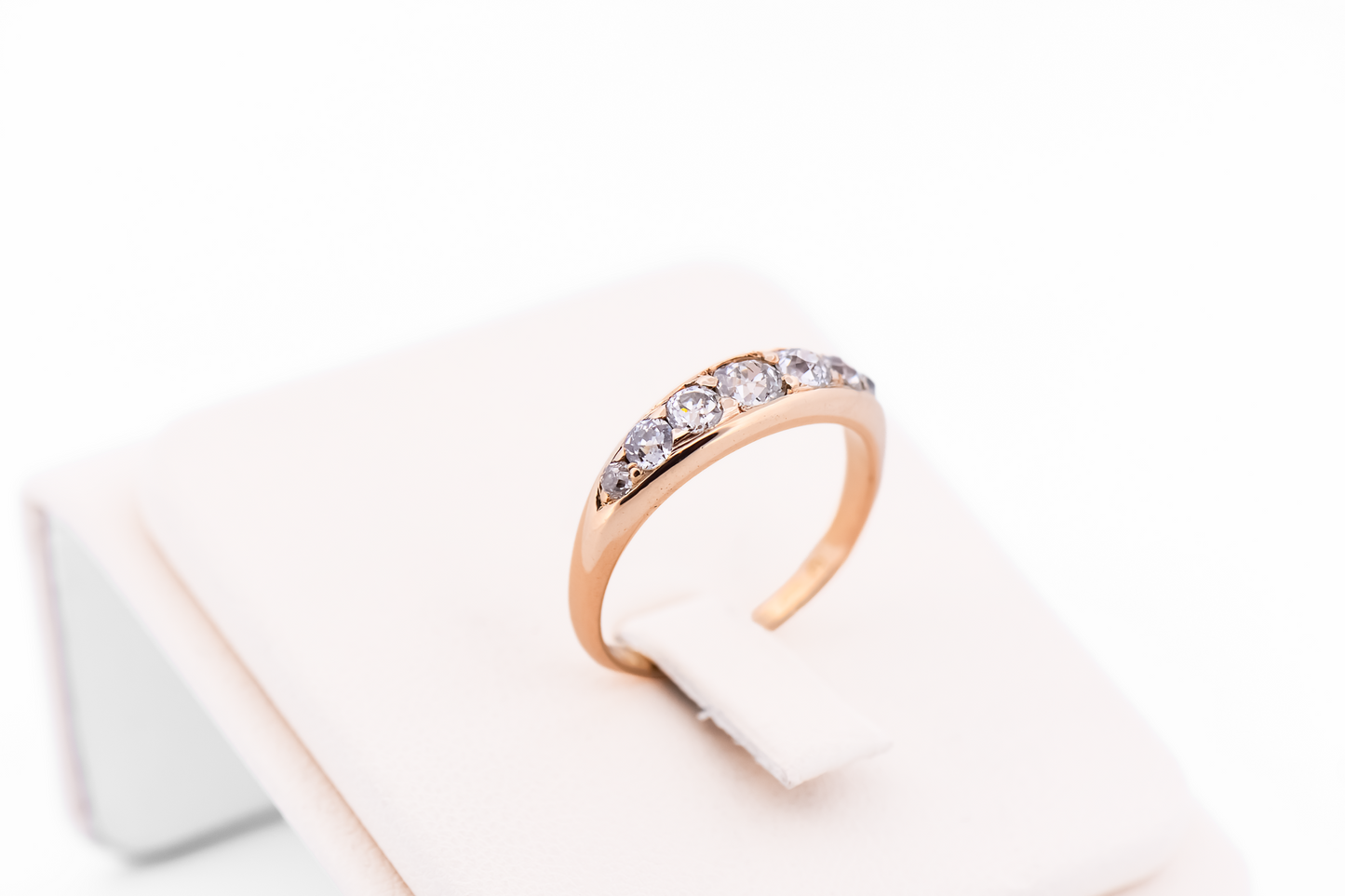 Victorian 7-Stone Mine Cut Diamond Wedding Band in 18k Yellow Gold