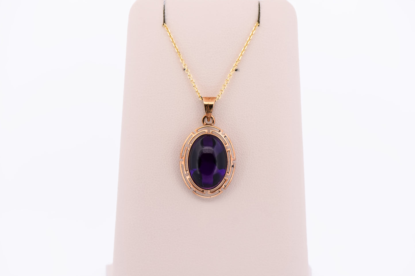 Vintage Amethyst Cabochon Pendant in Patinated Yellow Gold
