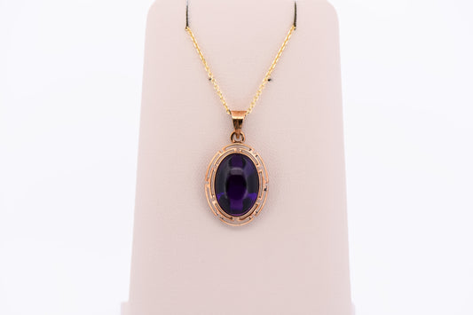 Vintage Amethyst Cabochon Pendant in Patinated Yellow Gold