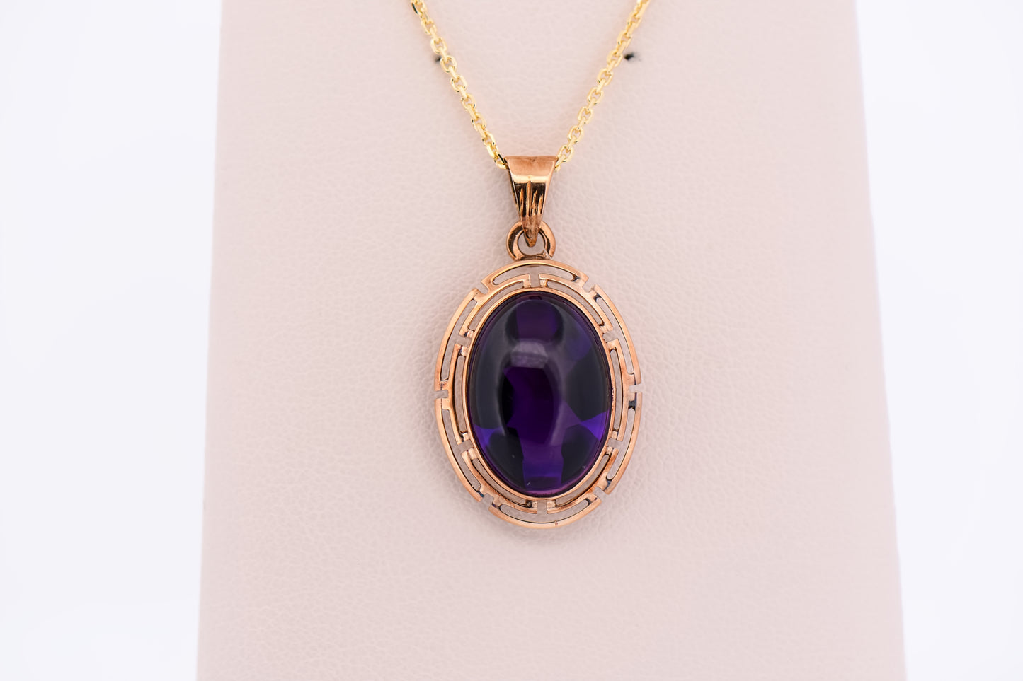 Vintage Amethyst Cabochon Pendant in Patinated Yellow Gold