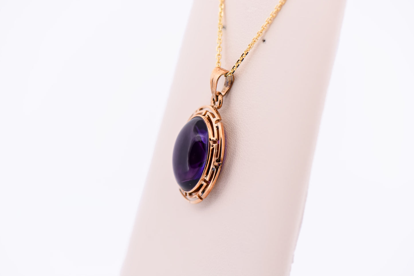 Vintage Amethyst Cabochon Pendant in Patinated Yellow Gold