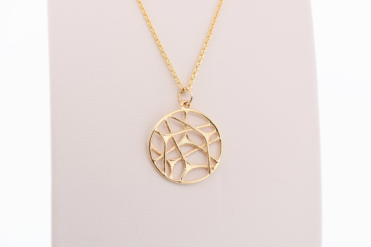 Vintage Dream Catcher Pendant in Yellow Gold
