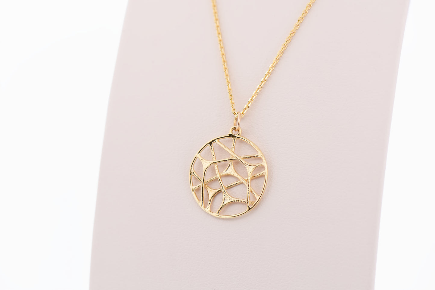 Vintage Dream Catcher Pendant in Yellow Gold
