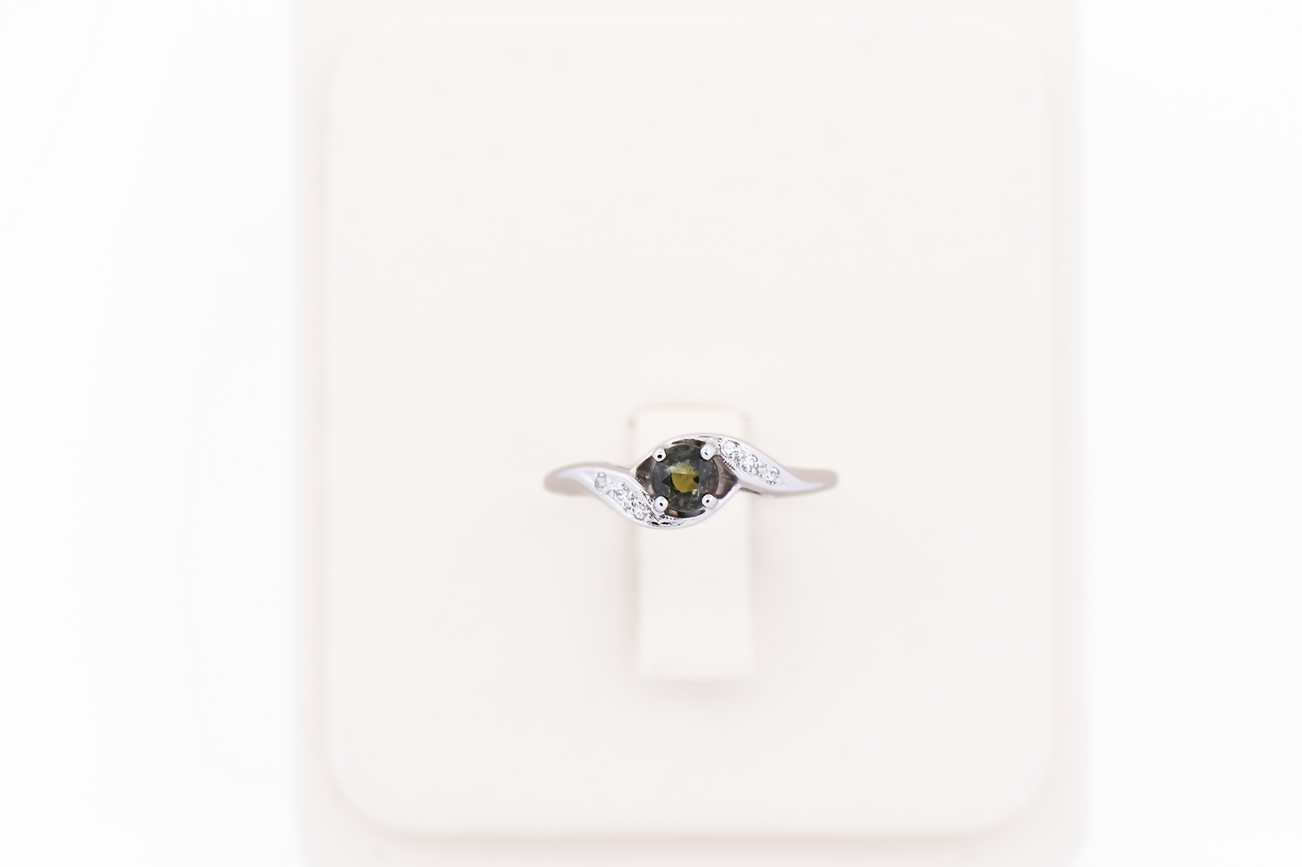 Vintage Natural Alexandrite & Diamond Ring in White Gold