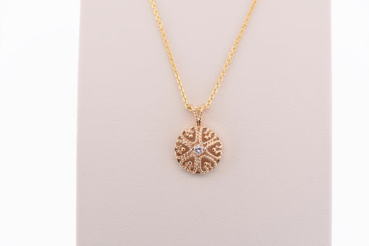 Vintage Filigree Diamond Pendant in Yellow Gold