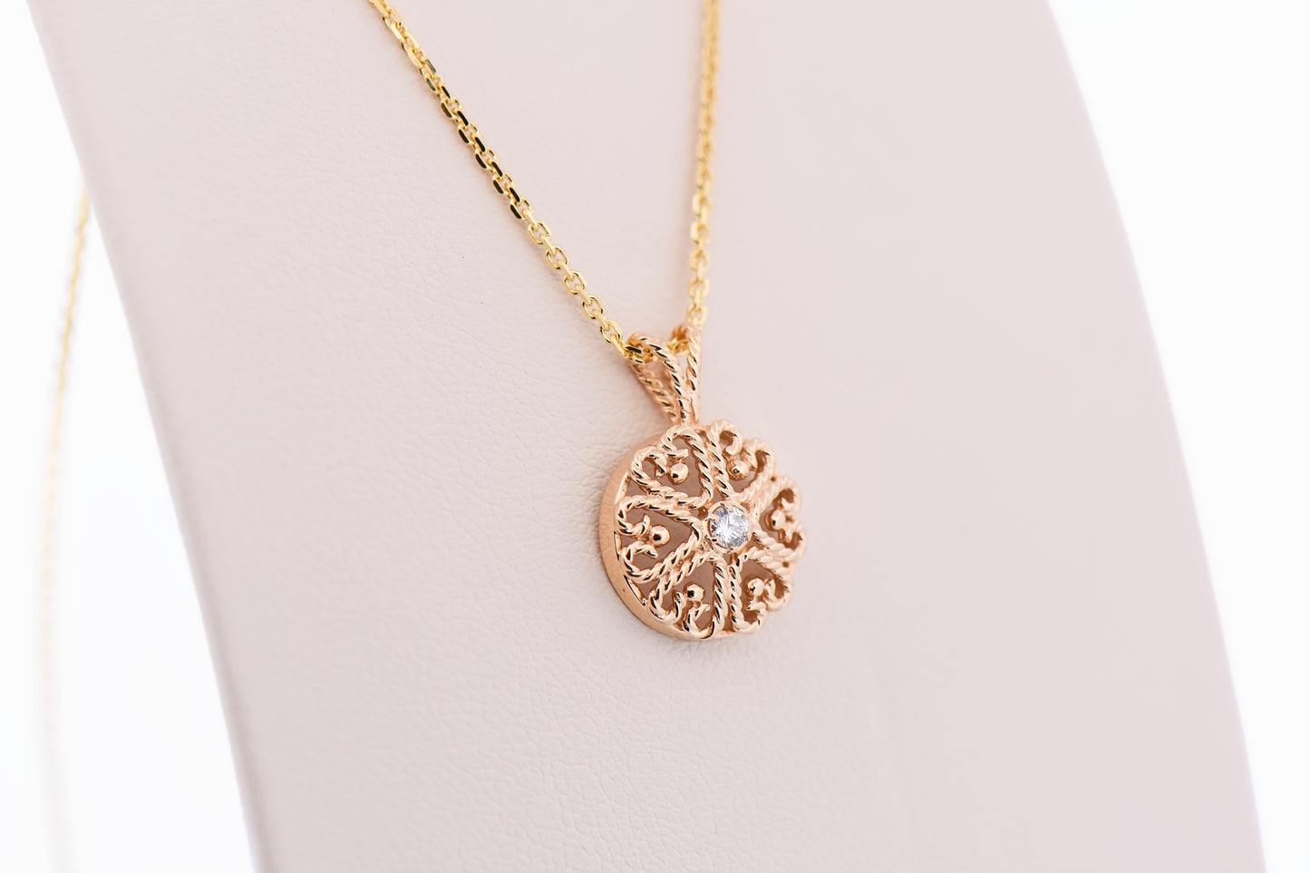 Vintage Filigree Diamond Pendant in Yellow Gold