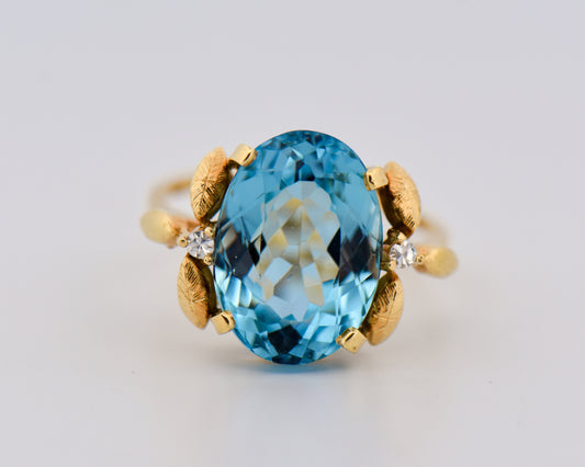 Amazing Mid-Century Aquamarine Cocktail Ring in Yellow Gold